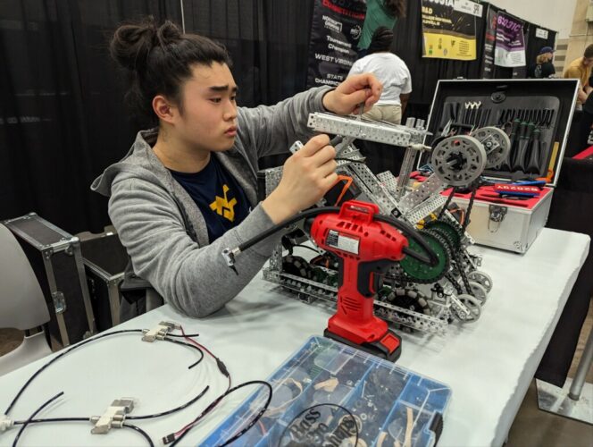 Ohio County Robotics Students Take On World Championships News